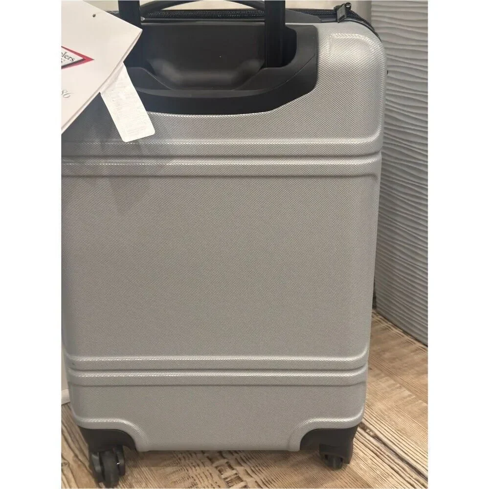 Traveler’s club Skyline 🔥🏖️Rolling Carry 4-Wheel System 20